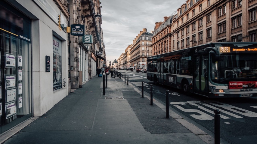 Bus on a Street in Paris https://www.pexels.com/photo/bus-on-a-street-in-paris-16461718/