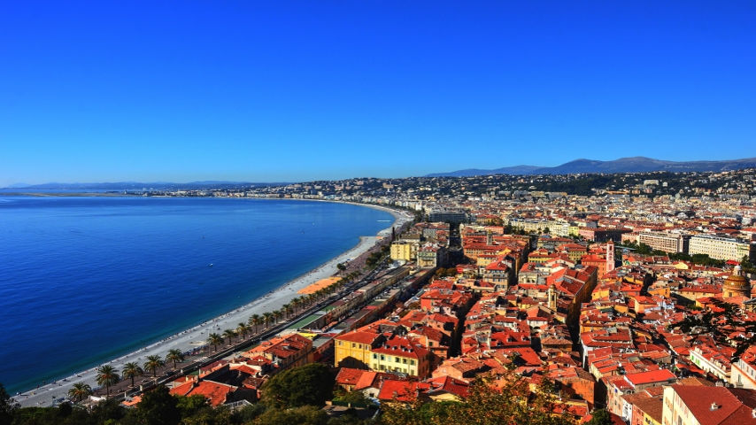 French Riviera https://pixabay.com/photos/nice-promenade-des-anglais-1818378/